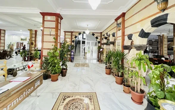 Taş Saray Bardakçı